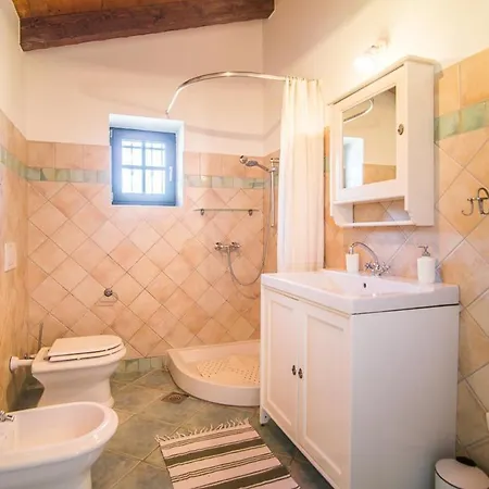 Sleeps 8 With Pool Air Con And Wifi